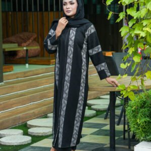 Elegant Black Abaya with Geometric Print Stylish & Modest | Size 54