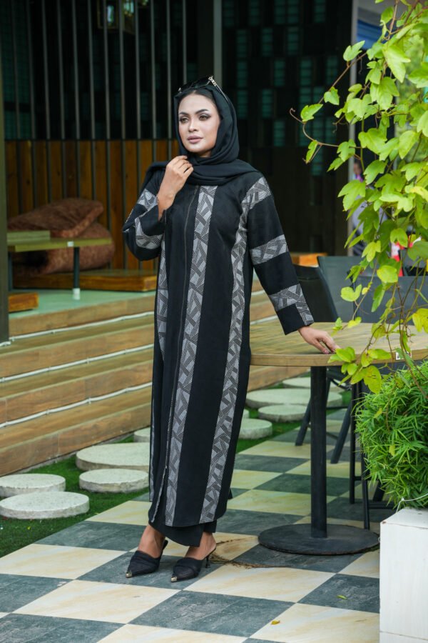 Elegant Black Abaya with Geometric Print Stylish & Modest | Size 54